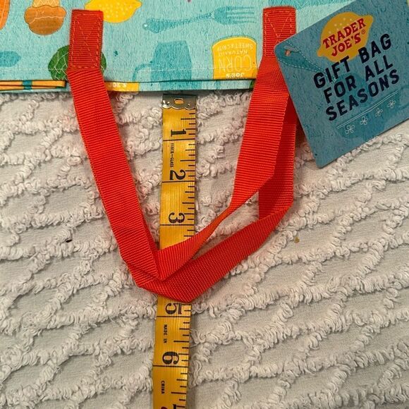 Trader Joe’s Plastic Reusable Small Shopping Tote Bag Squash Kitchen Cupcakes - Picture 8 of 12